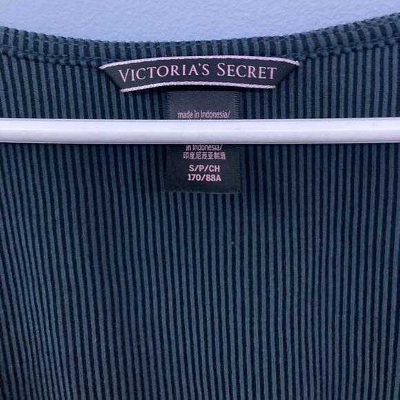 Victoria's Serect Long Sleeve Crop Top - Picture 4 of 6